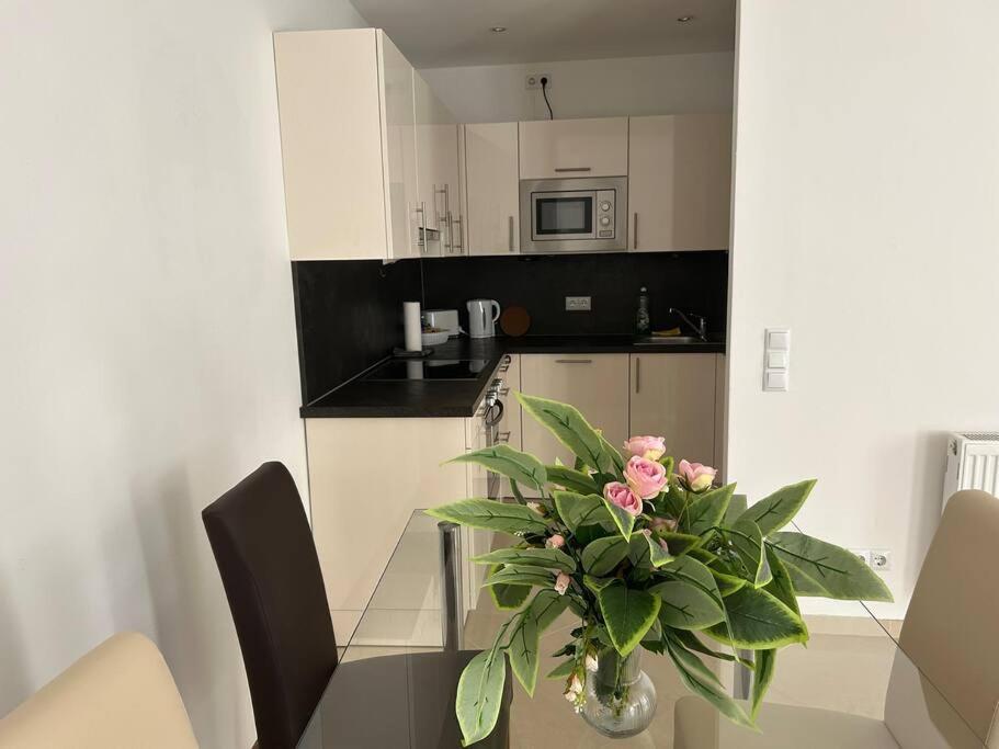 Apartment Merkur Wenen Buitenkant foto